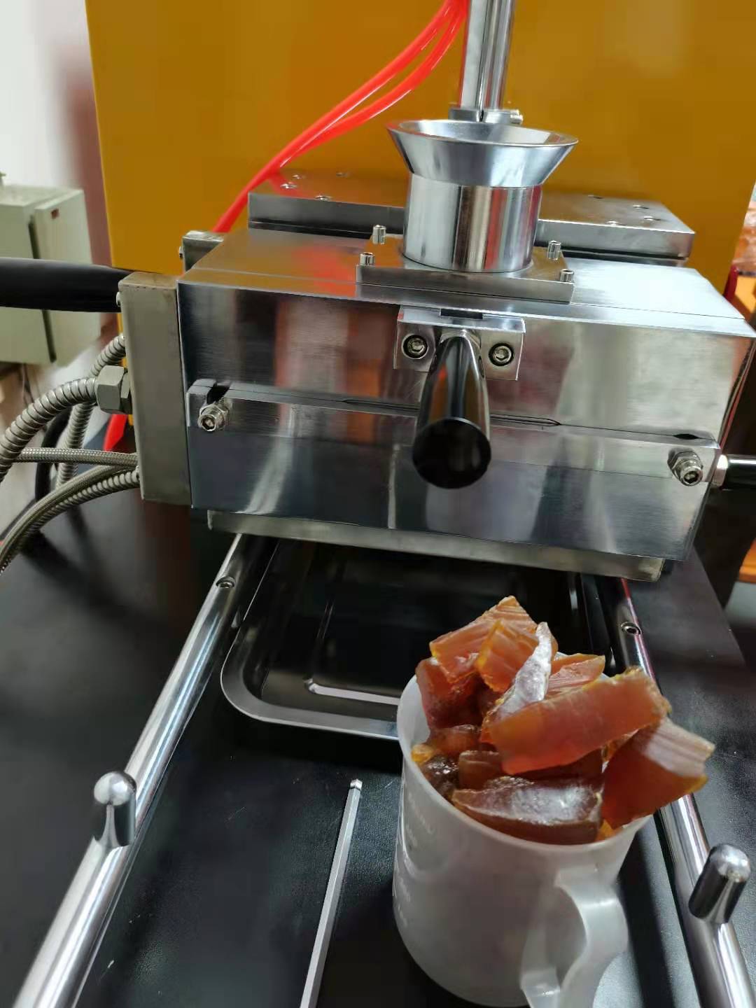 0.5L密煉機(jī)橡膠實(shí)驗(yàn)演示