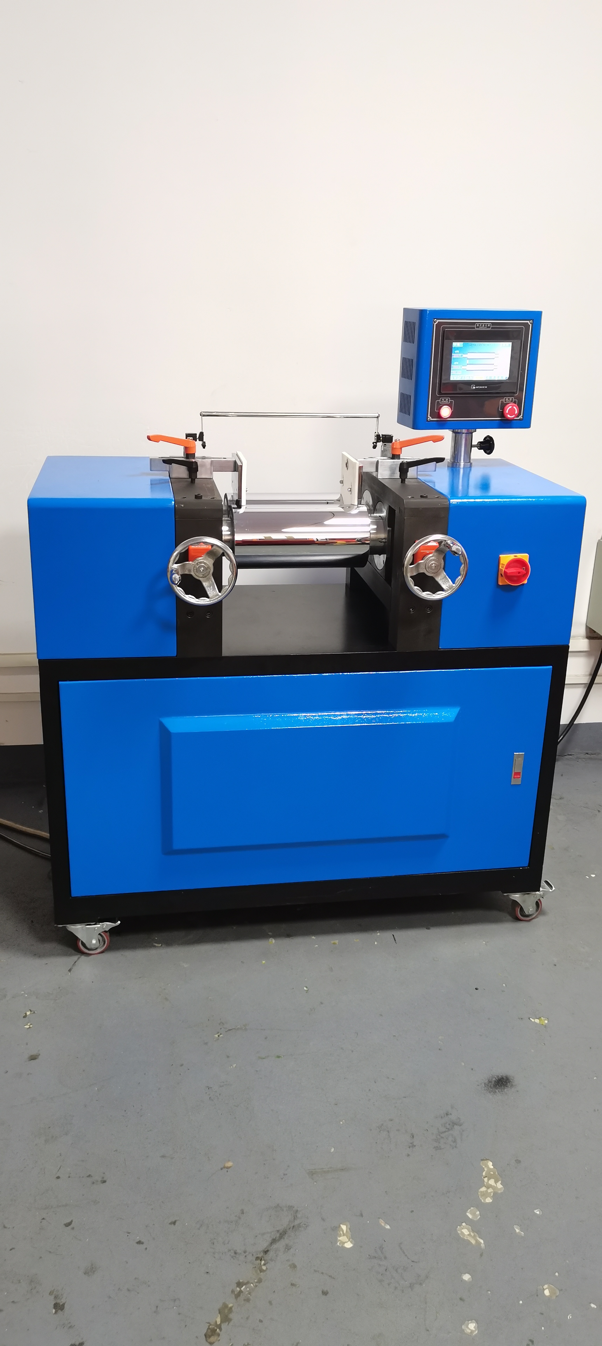 6寸程控型橡膠開煉機(jī) / 塑料實(shí)驗(yàn)演示